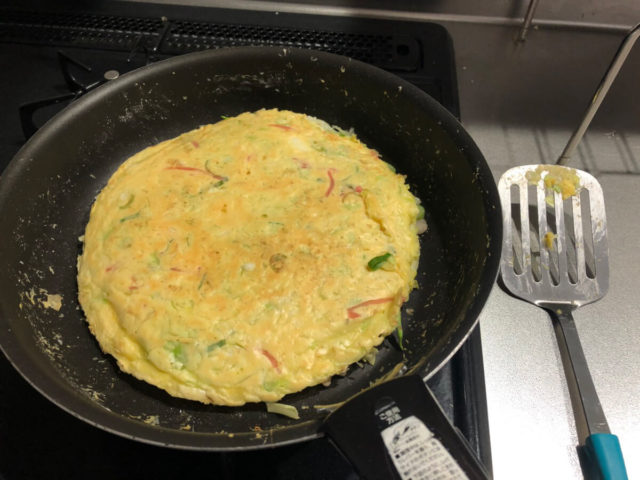 お好み焼きを焼く&ひっくり返す